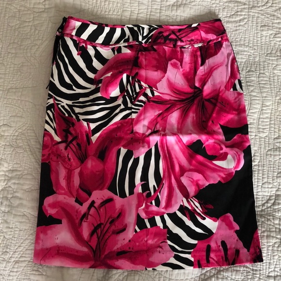 Floral with zebra pattern skirt NWT size8 - Picture 2 of 4